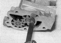  Снятие, осмотр и установка масляного насоса и зубчатого колеса Renault Megane
